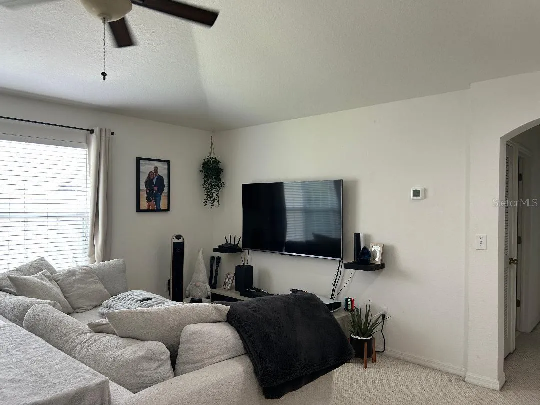 Large upstairs loft