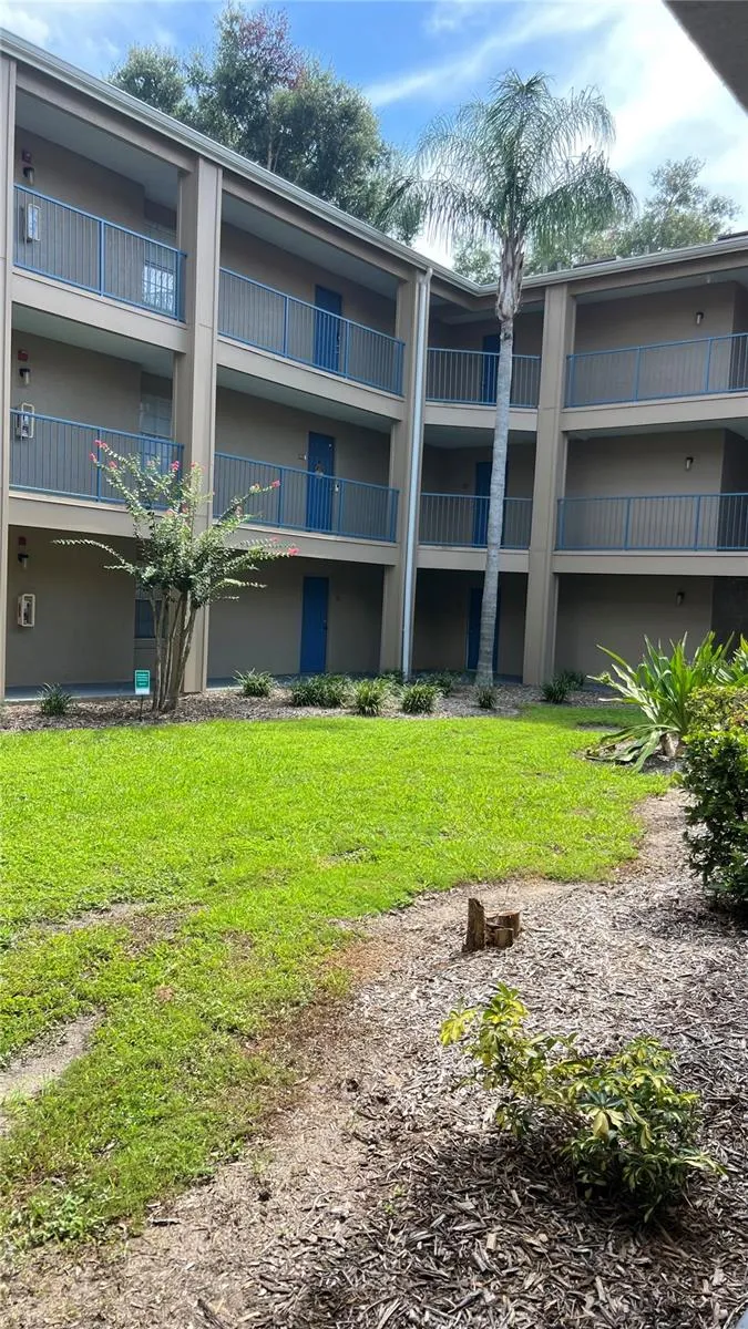 Building Courtyard