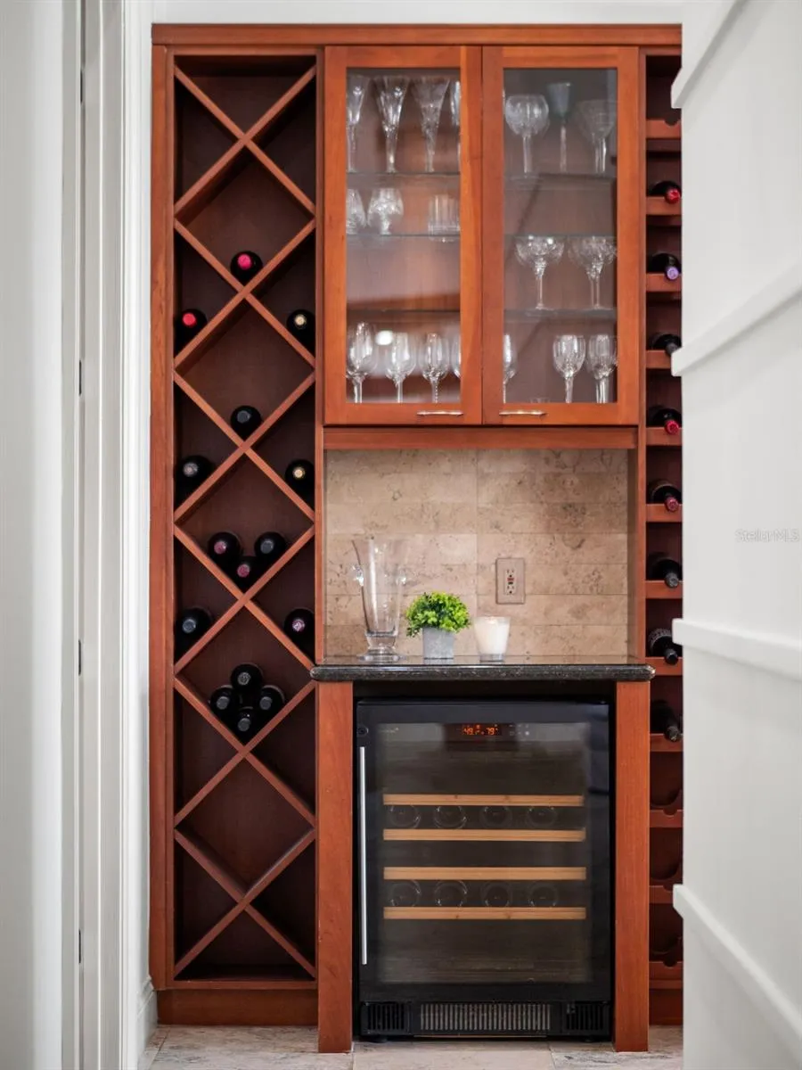 Win Refrigerator & Storage