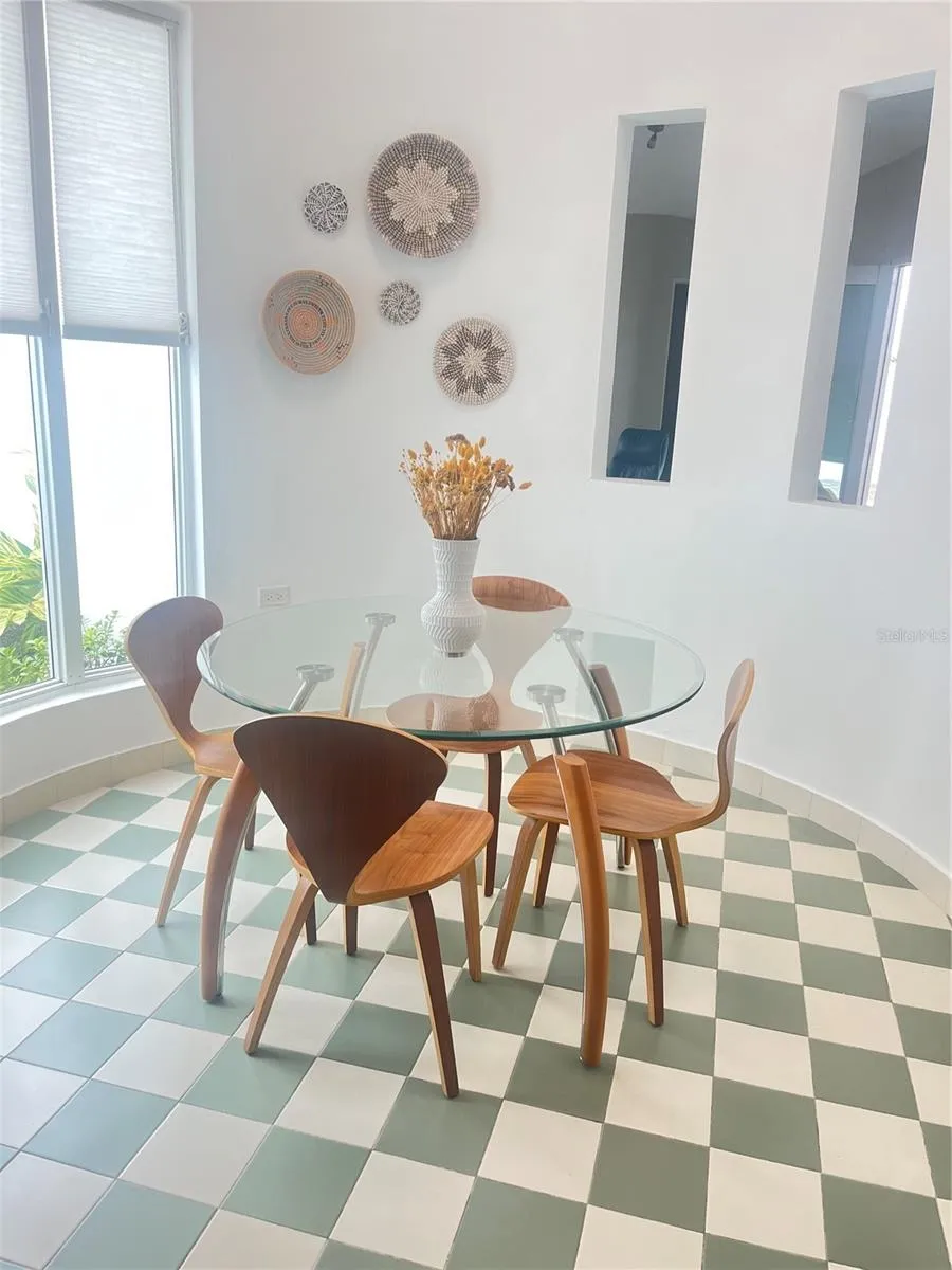 breakfast area
