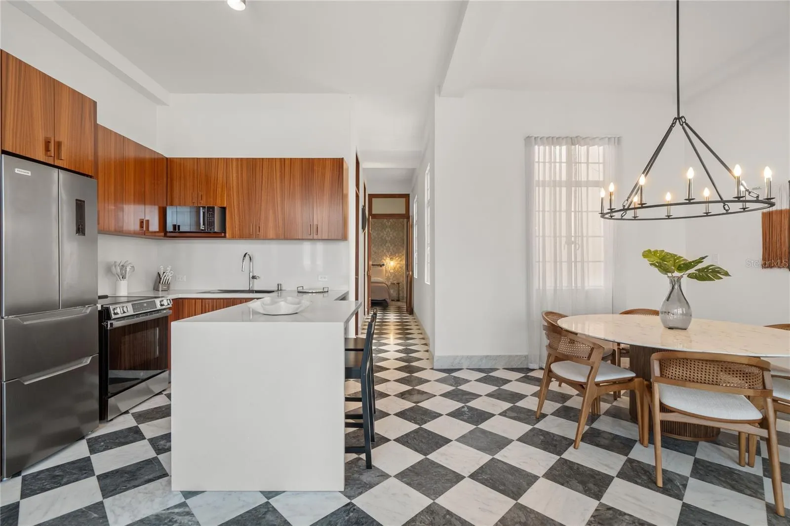 Edificio Plaza 302 | Kitchen & Dining