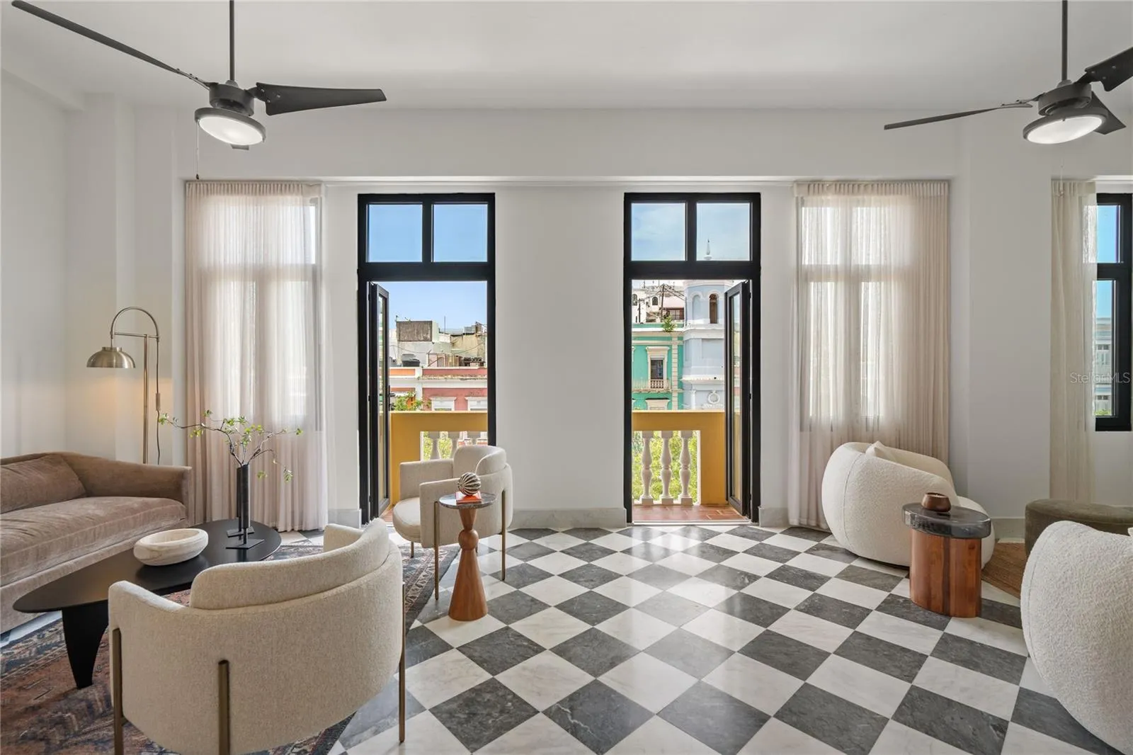 Edificio Plaza 302 | Living Area