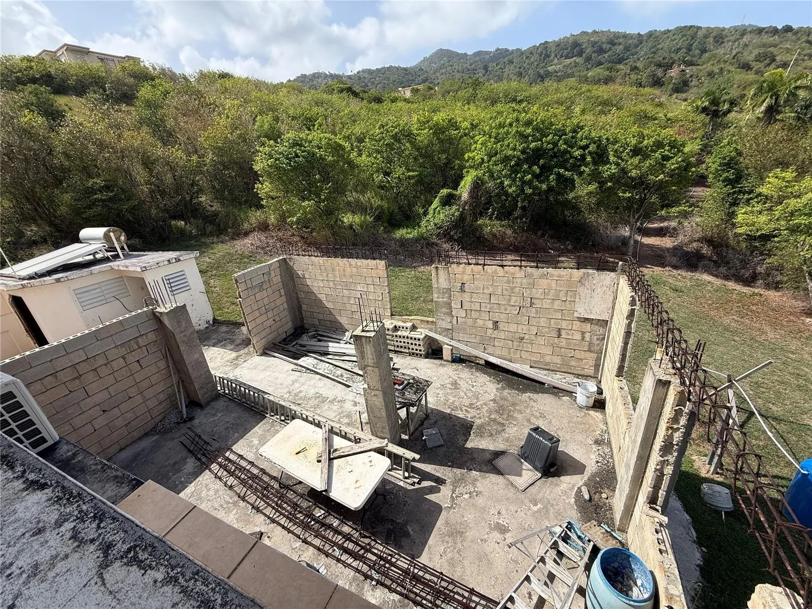 Azotea con vista a las montañas, lista para sus ideas / Rooftop with mountain views, ready for your ideas