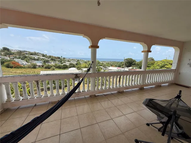 Terraza con brisa constante, perfecta para la hamaca / Breezy terrace, perfect for a hammock