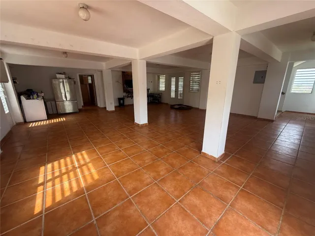 Nivel terrero abierto - apartamento accesorio con entrada privada / Open ground level - accessory apartment with private entrance
