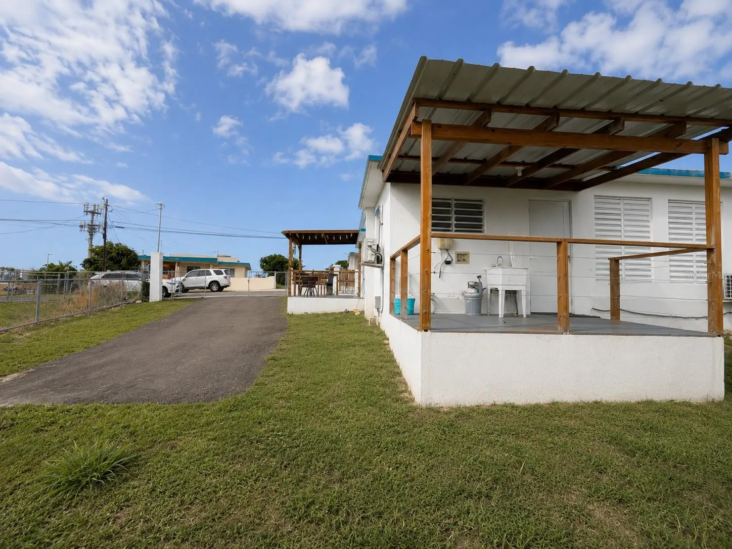 Side Terrace