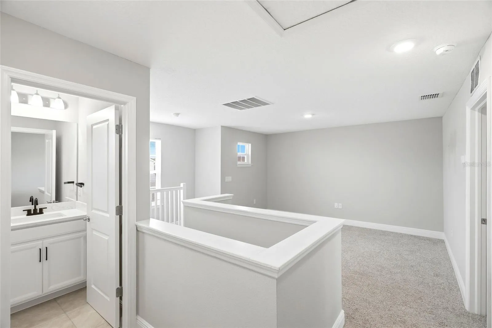Second floor full bathroom with Tub and shower