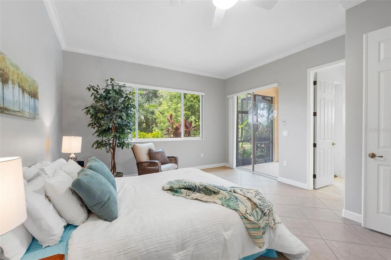 Private In Law Suite with access to outside