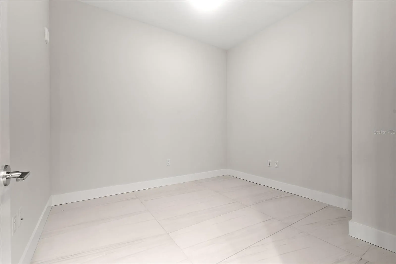 enclosed den - office or 3rd living room