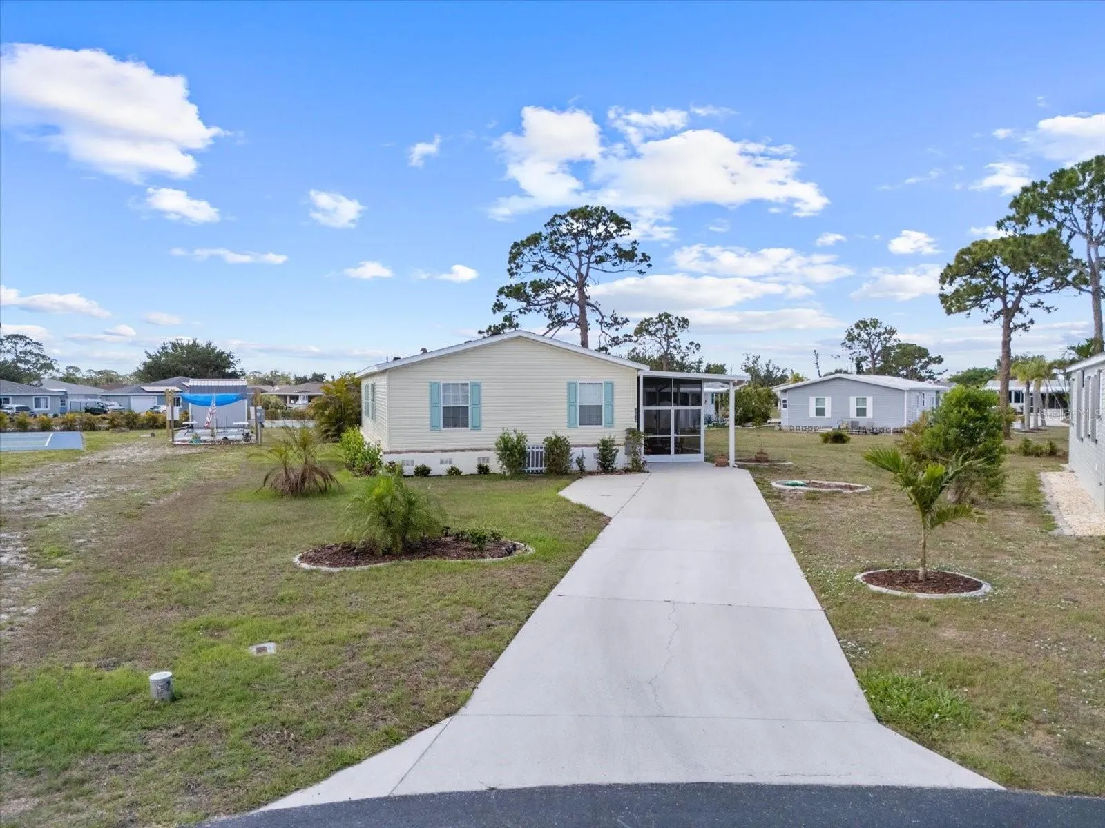 Front of 9182 Pinehaven Way
