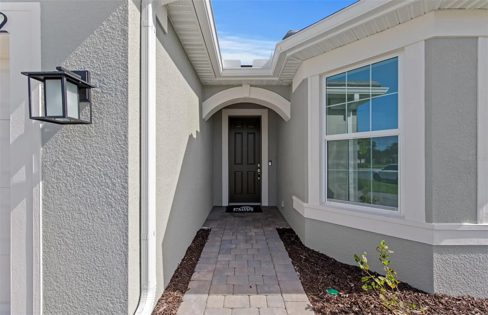 Come tour this beautiful Mystique!! Most popular!