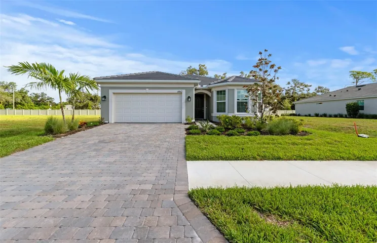 Come tour this beautiful Mystique!! Most popular!