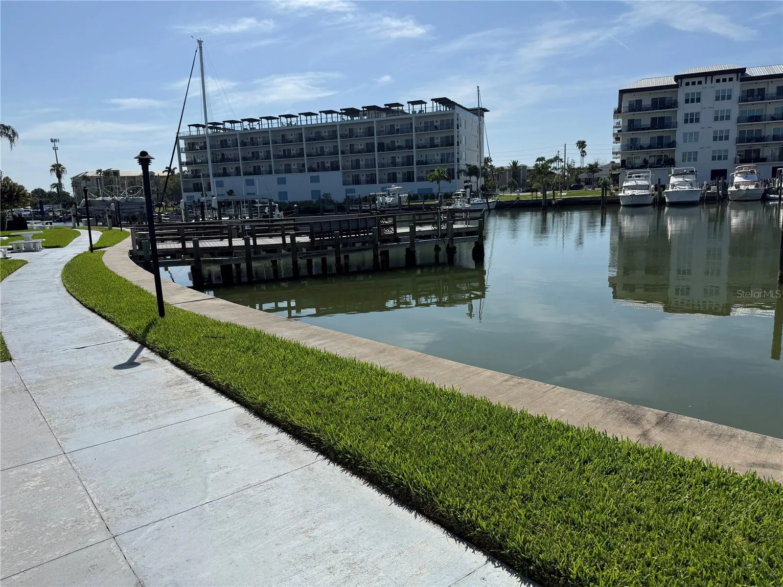 One of 4 fishing piers