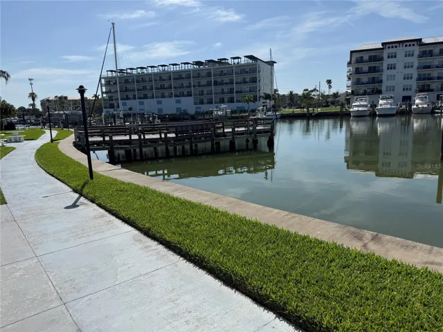 One of 4 fishing piers