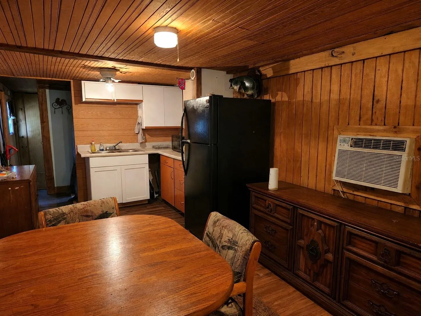 Dining Area to Kitchen