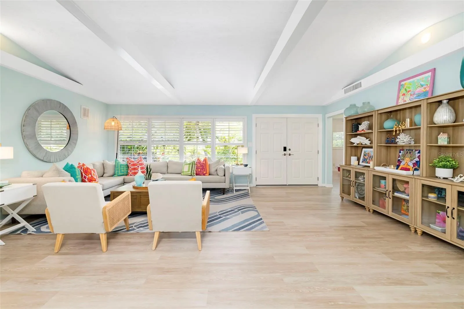 Vaulted ceiling with wood beams