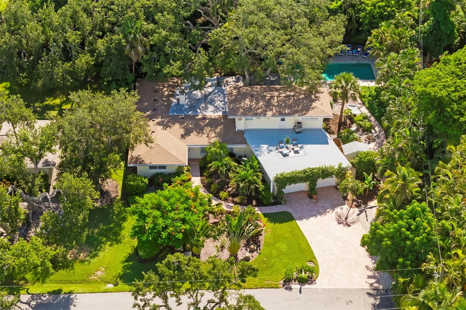 Your own tropical paradise, old Florida style