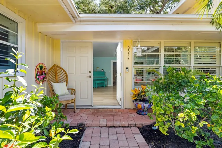 Please, come inside and prepare for a color sensation to brighten your mood