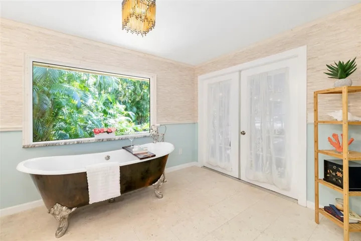 Direct access from the primary suite to the lanai with complete privacy