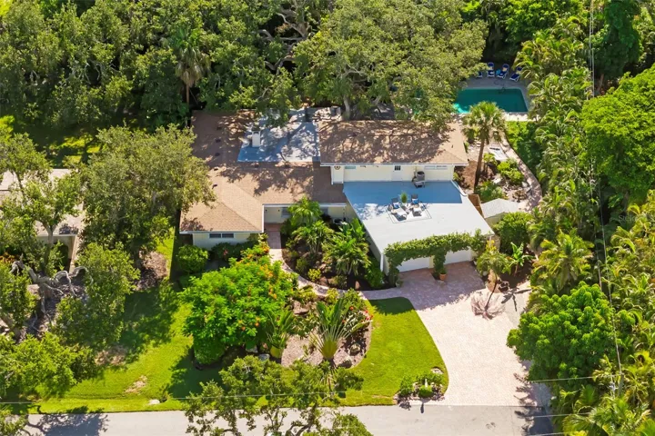 Your own tropical paradise, old Florida style