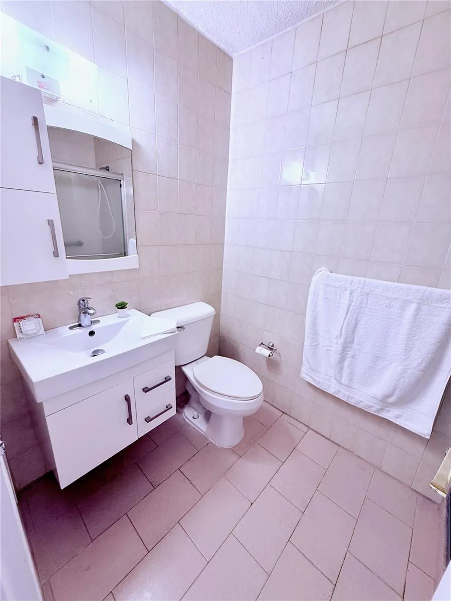 full bathroom