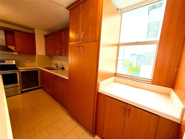 kitchen with cross ventilation