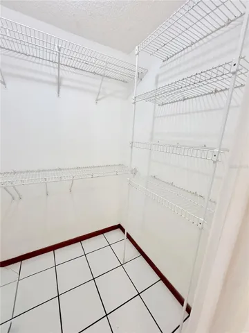walking closet