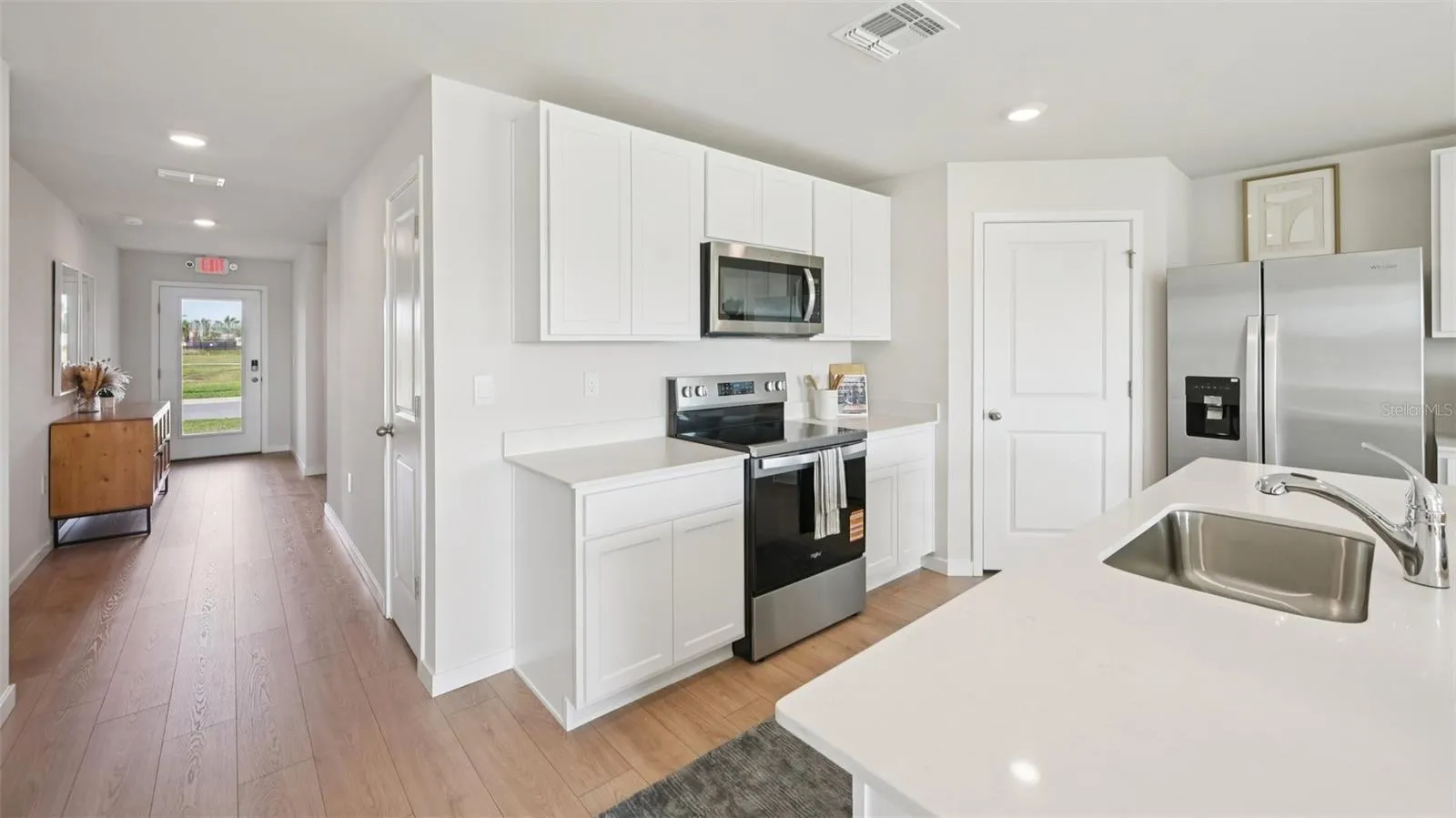 MODEL HOME
