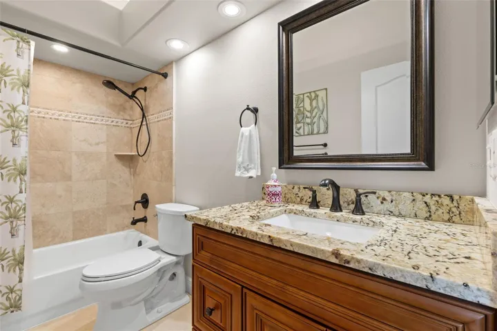 Second bath with tub/shower combination