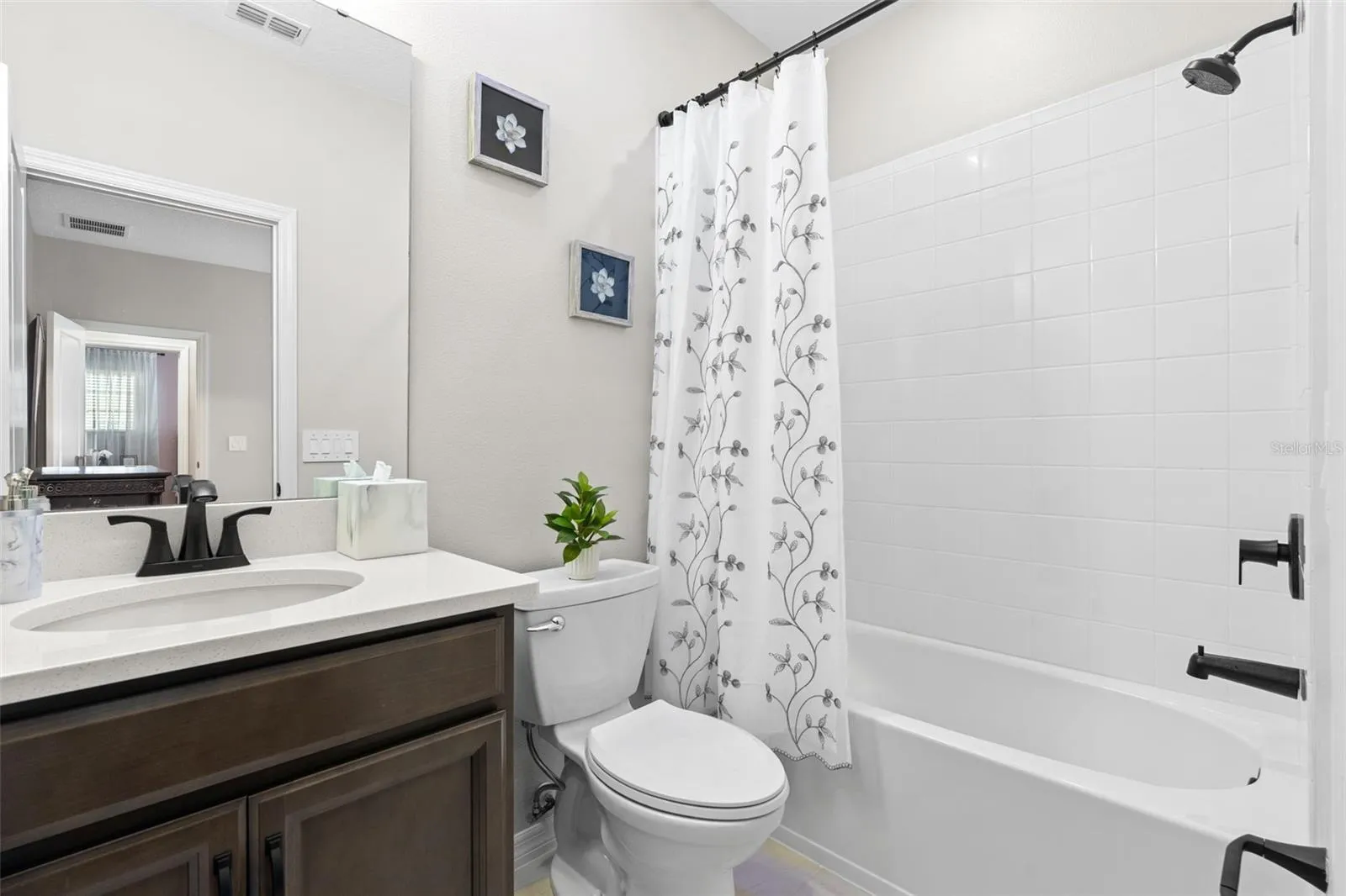 Third full/en-suite bath.