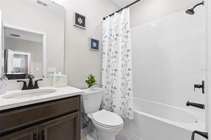 Third full/en-suite bath.