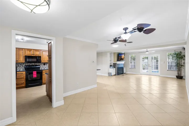 Open design great for entertaining &amp; relaxing
