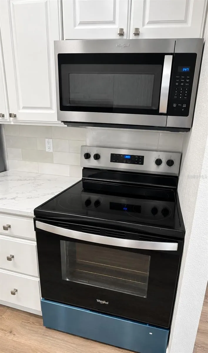 New Microwave & Electric Range