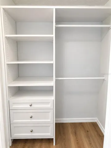 Bedroom walking closet