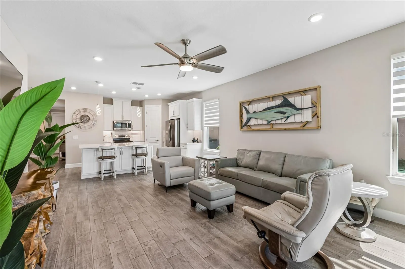 OPEN FLOOR PLAN