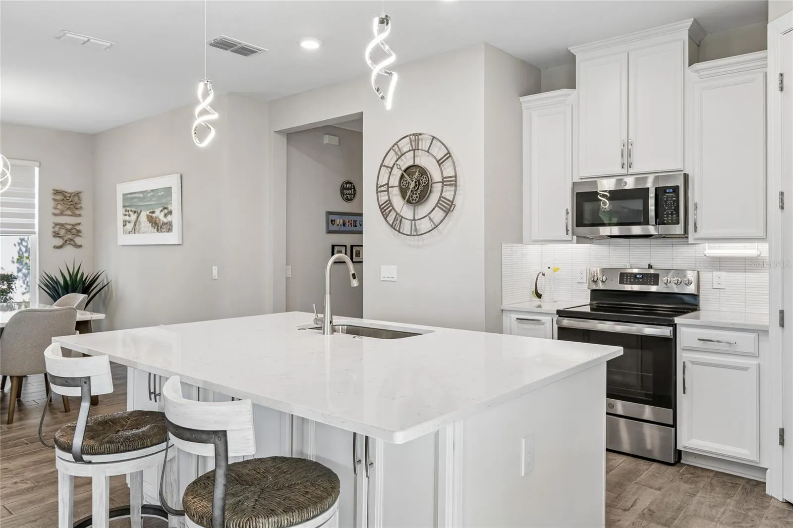 QUARTZ COUNTERS