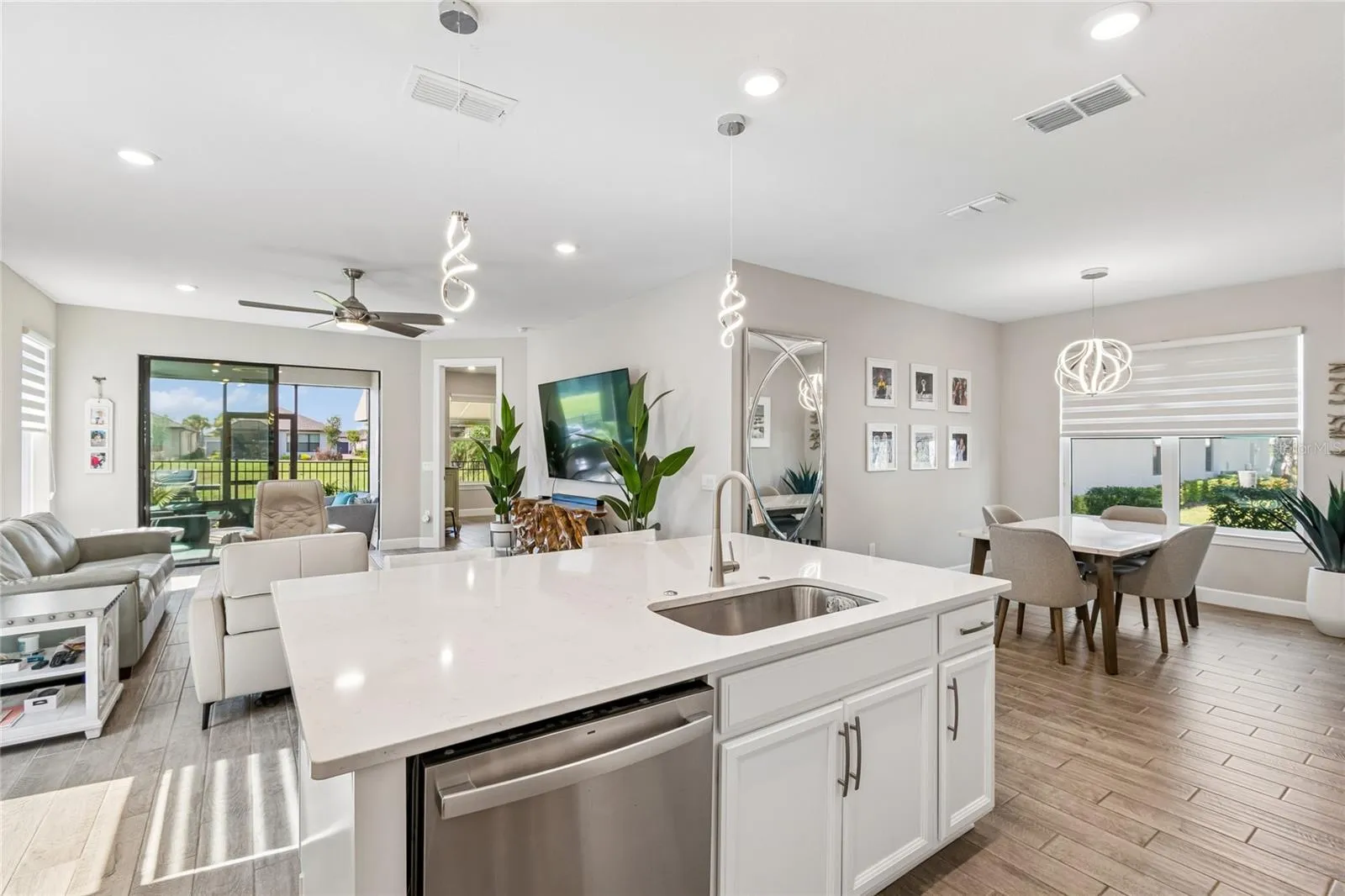 PENDANT LIGHTING
