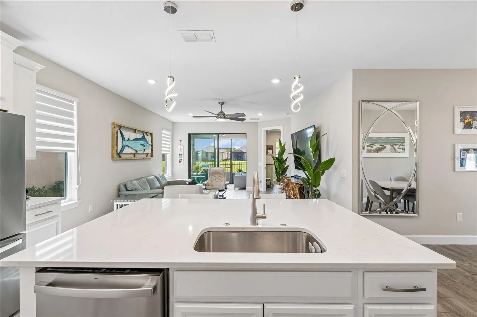 PENDANT LIGHTS