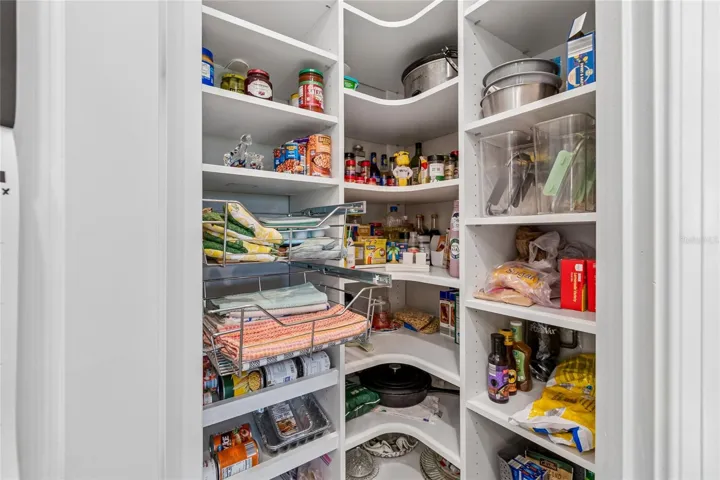 CUSTOM PANTRY