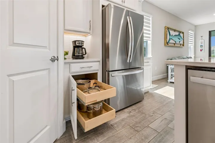 PULL OUT SHELVES