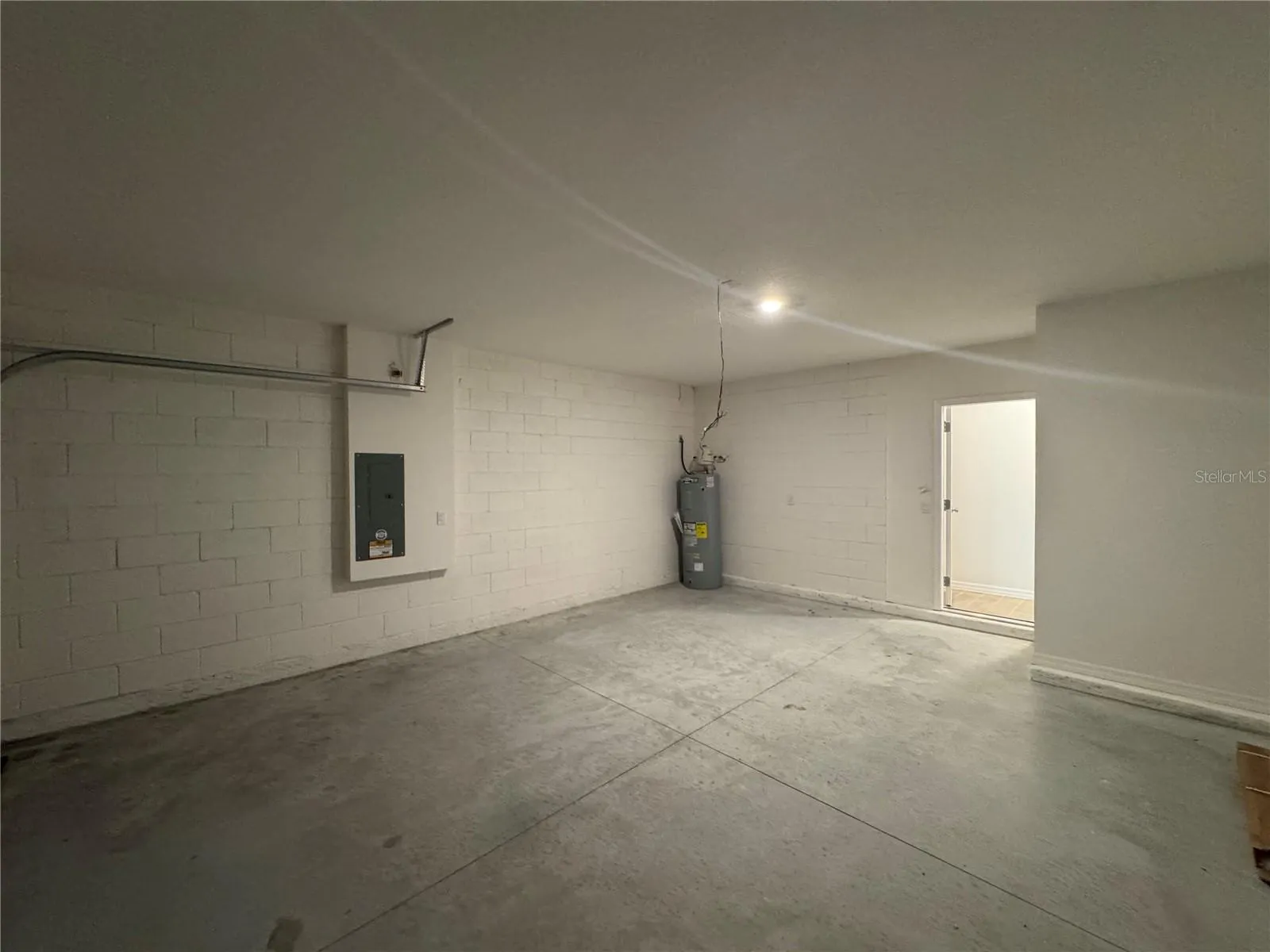 Spacious garage