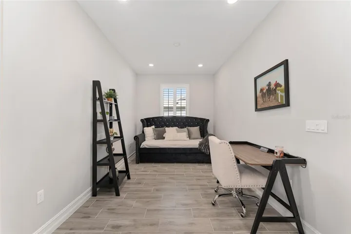 FLEX ROOM/OFFICE