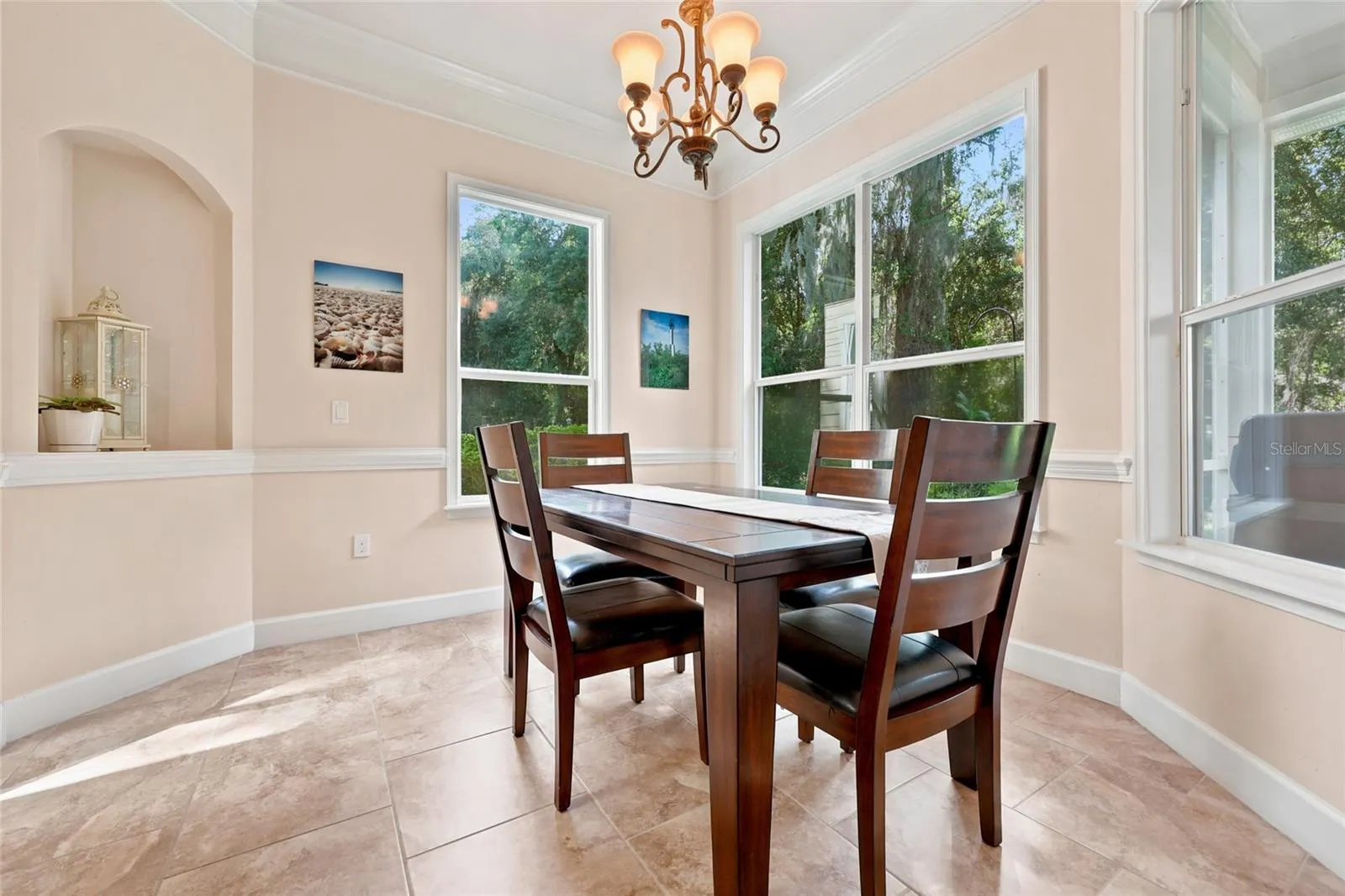 Breakfast nook