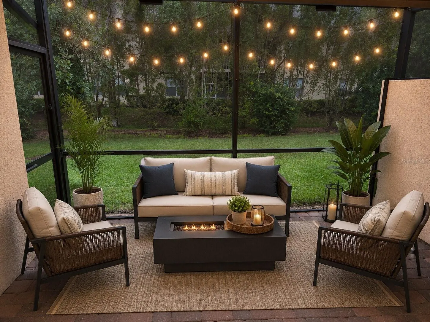 Screened in Patio (Virtually Stage)