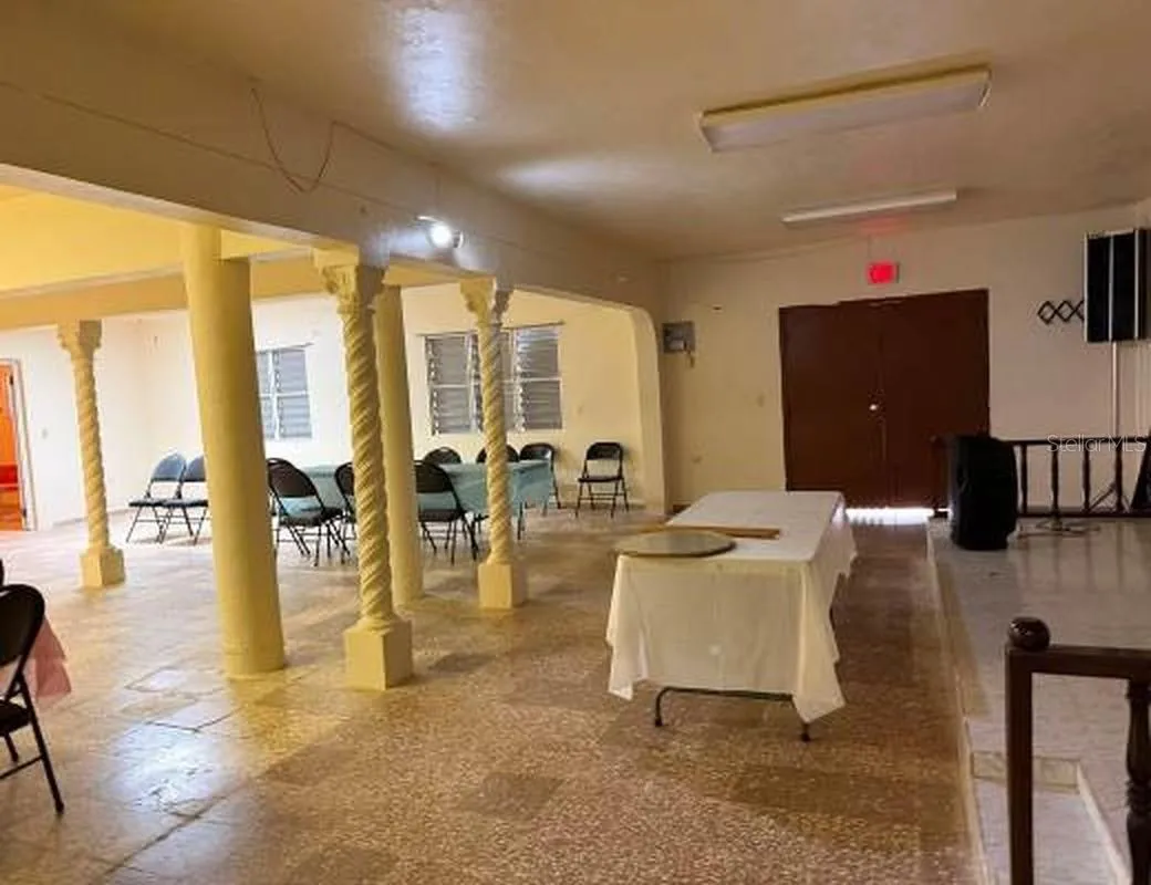 Salón de actividades nivel inferior