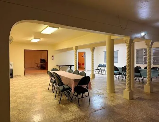 Salón principal nivel inferior