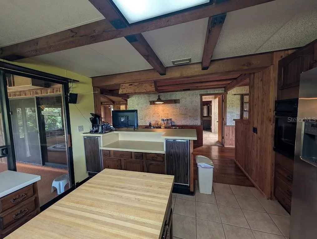 BREAKFAST BAR SERVING AREA