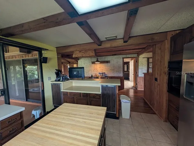 BREAKFAST BAR SERVING AREA