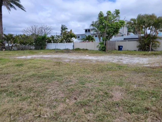 Oversized Buildable Lot