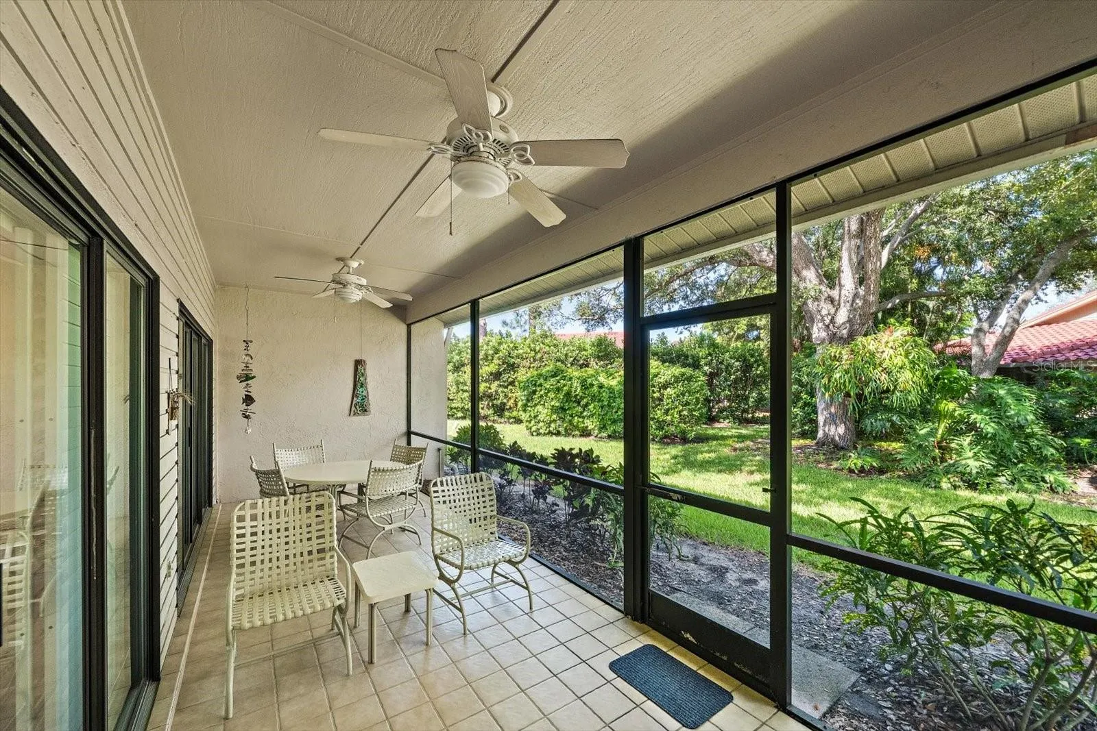 Rear screened-in lanai
